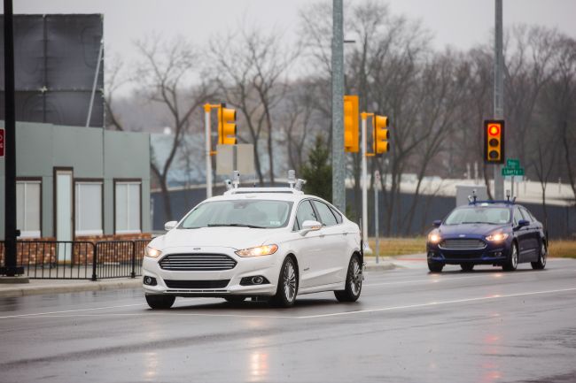 Ford, simülasyon şehir Mcity’de otonom araçları test eden ilk otomotiv üreticisi oldu