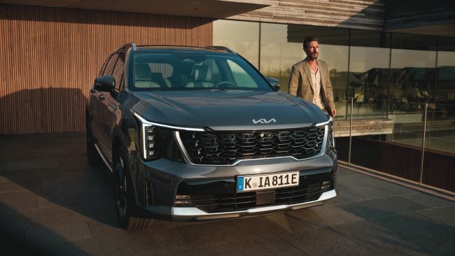 Efsane Kia Sorento yenilenen yüzüyle Türkiye’de!
