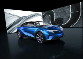 Tamamen Elektrikli Alpine A390_β İlk Kez Sahneye Çıktı