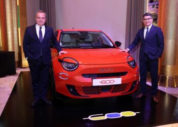 FIAT’ın B segmentine dönüşünü simgeleyen iddialı modeli 600, elektrikli ve hibrit motor seçenekleri ile Türkiye’de satışa sunuldu.