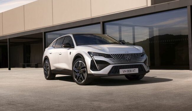 Peugeot Elektrikli Ürün Gamını Yeni E-408 İle Zirveye Taşıyor!