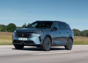 Yeni Peugeot Peugeot E-5008 2024 Altın Direksiyon Ödülü'ne Layık Görüldü!