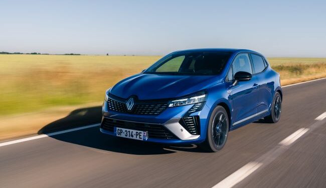 Yeni ÖTV Muafiyeti Düzenlemesiyle Öne Çıkan Renault'un Yeni Modelleri: Clio ve Megane Sedan