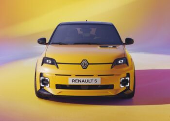 Renault 5 E-Tech Elektrikli: Şehrin Yeni Pop İkonu Türkiye’de!