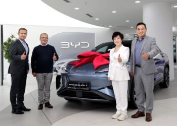BYD Başkan Yardımcısı Stella Li, Türkiye’de İlk SEALION 7 Teslimatını Gerçekleştirdi