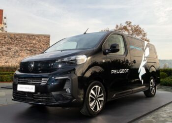 Yerli Üretim Peugeot Expert Traveller Yollara Çıkıyor