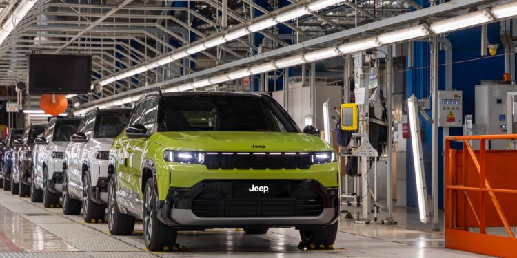 Yeni Jeep® Compass Stellantis Melfi Fabrikası’nın Bantlarından İnmeye Başladı!