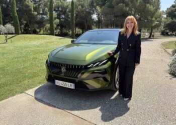 Peugeot 408 Türkiye’de: Yeni Yüz, Hibrit Motor ve 2.27 Milyon TL’den Başlayan Fiyat!