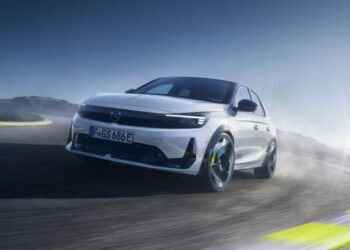 Yeni Opel Corsa GSE: 281 HP Gücünde Tamamen Elektrikli Performans Hatchback Sahneye Çıktı!
