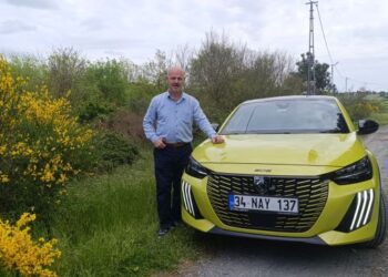 Peugeot E-208 GT Testi: 409 KM Menzil, Premium Tasarım ve Elektrikli Sürüş Keyfi